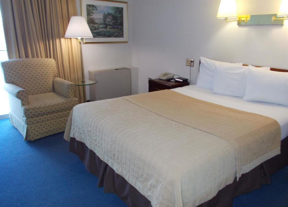 Americas Best Value Inn - Campus View Eau Claire Kamer foto