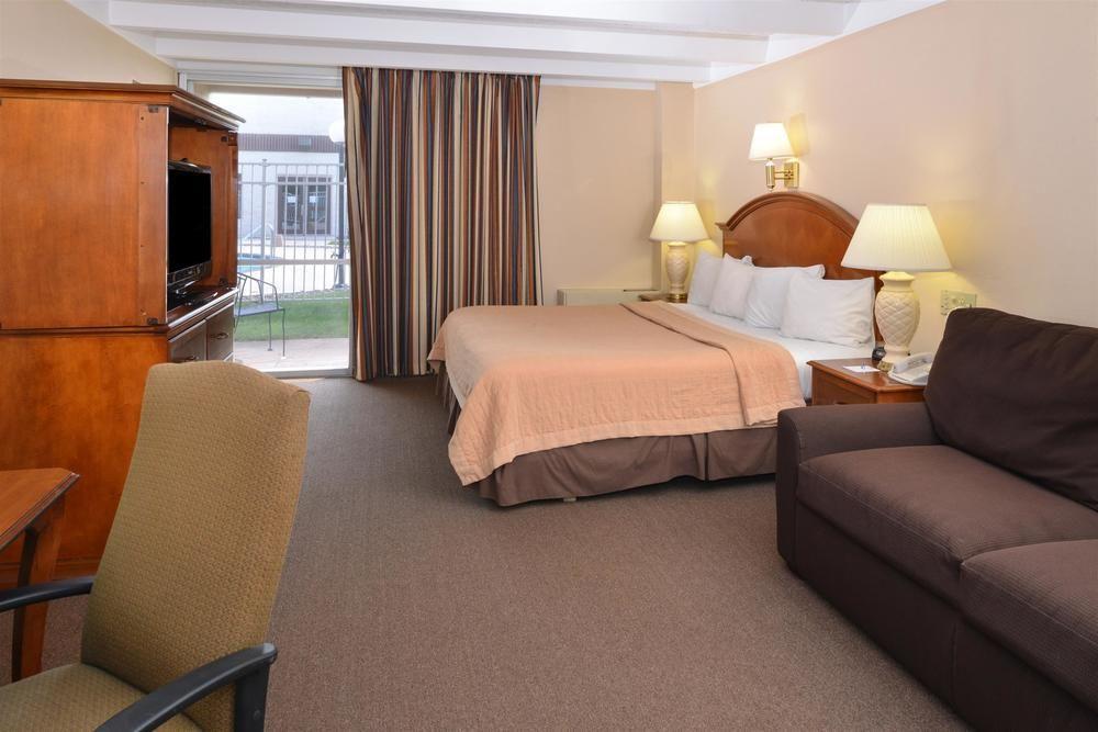 Americas Best Value Inn - Campus View Eau Claire Buitenkant foto