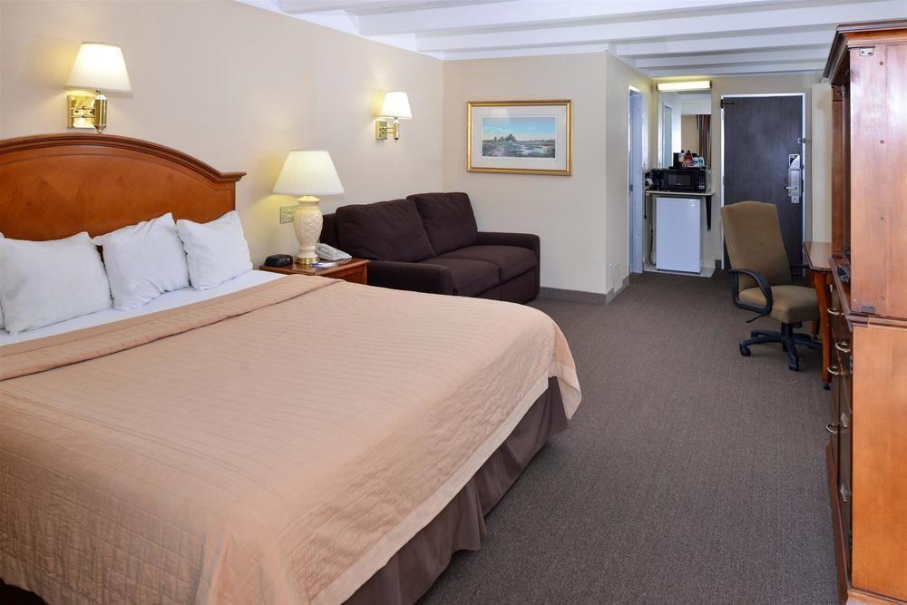Americas Best Value Inn - Campus View Eau Claire Buitenkant foto