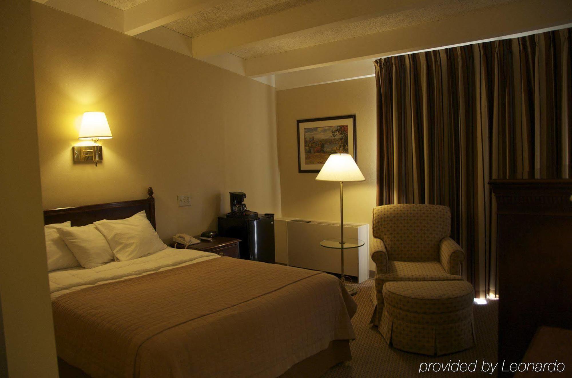 Americas Best Value Inn - Campus View Eau Claire Kamer foto