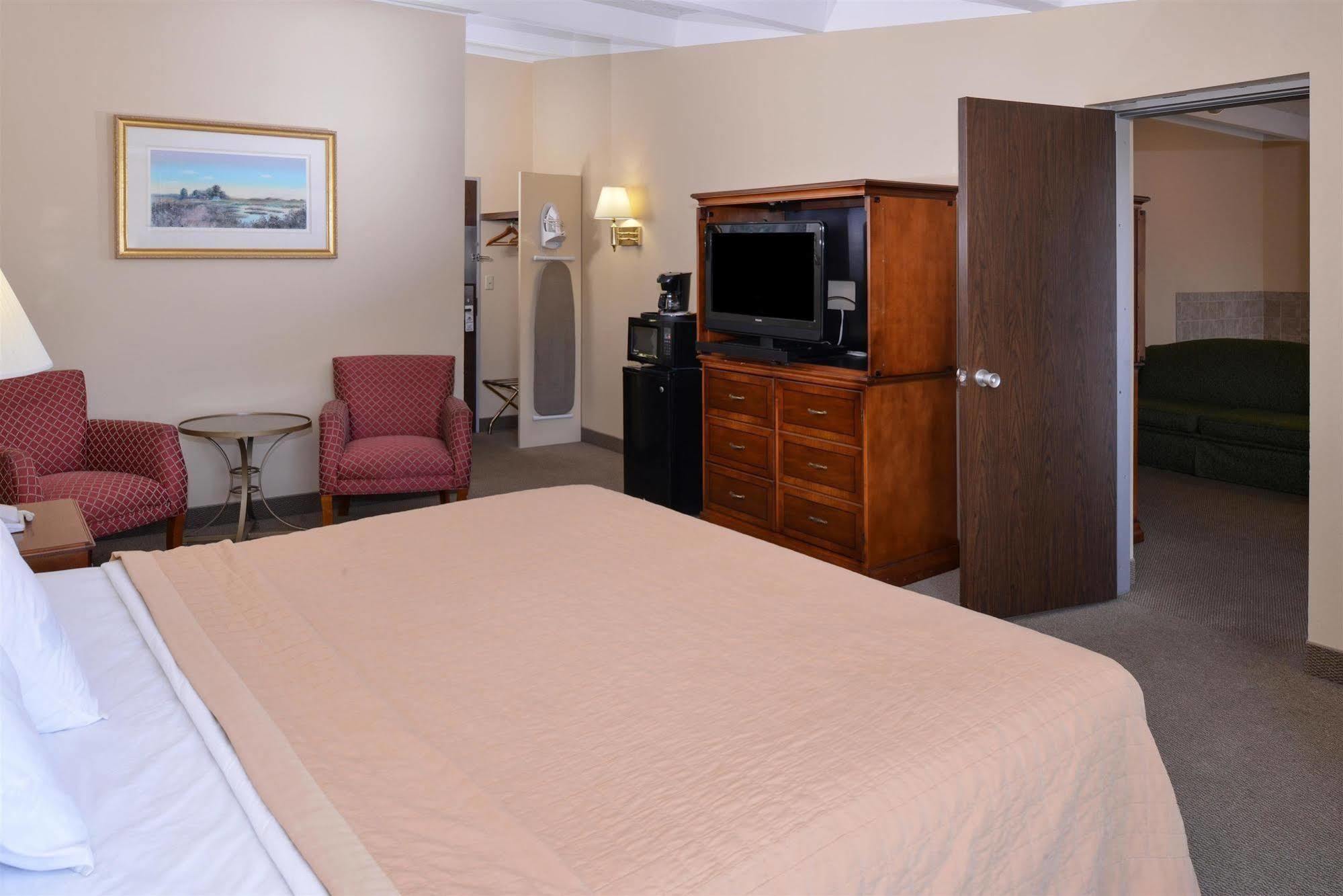 Americas Best Value Inn - Campus View Eau Claire Buitenkant foto