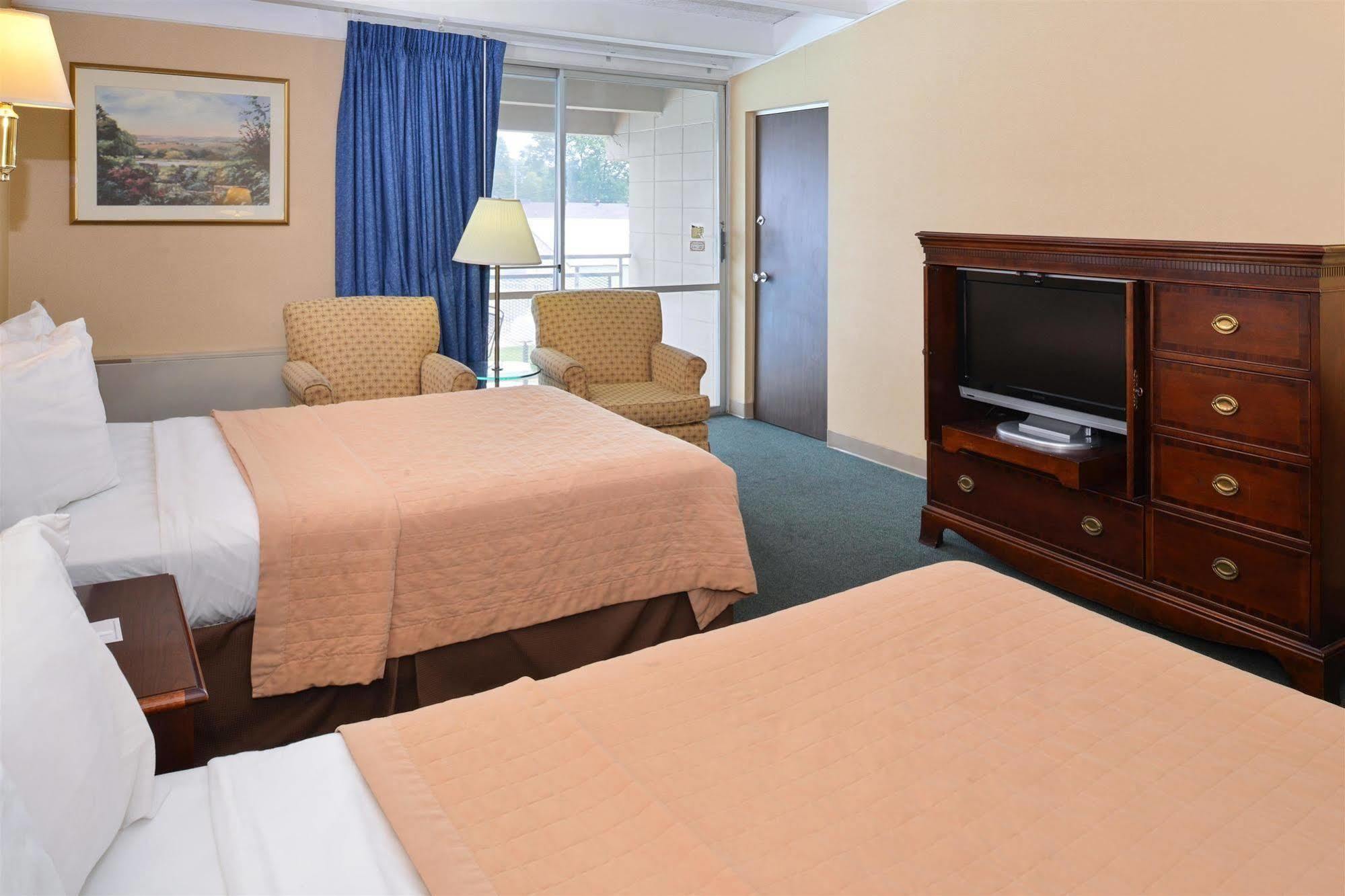 Americas Best Value Inn - Campus View Eau Claire Buitenkant foto