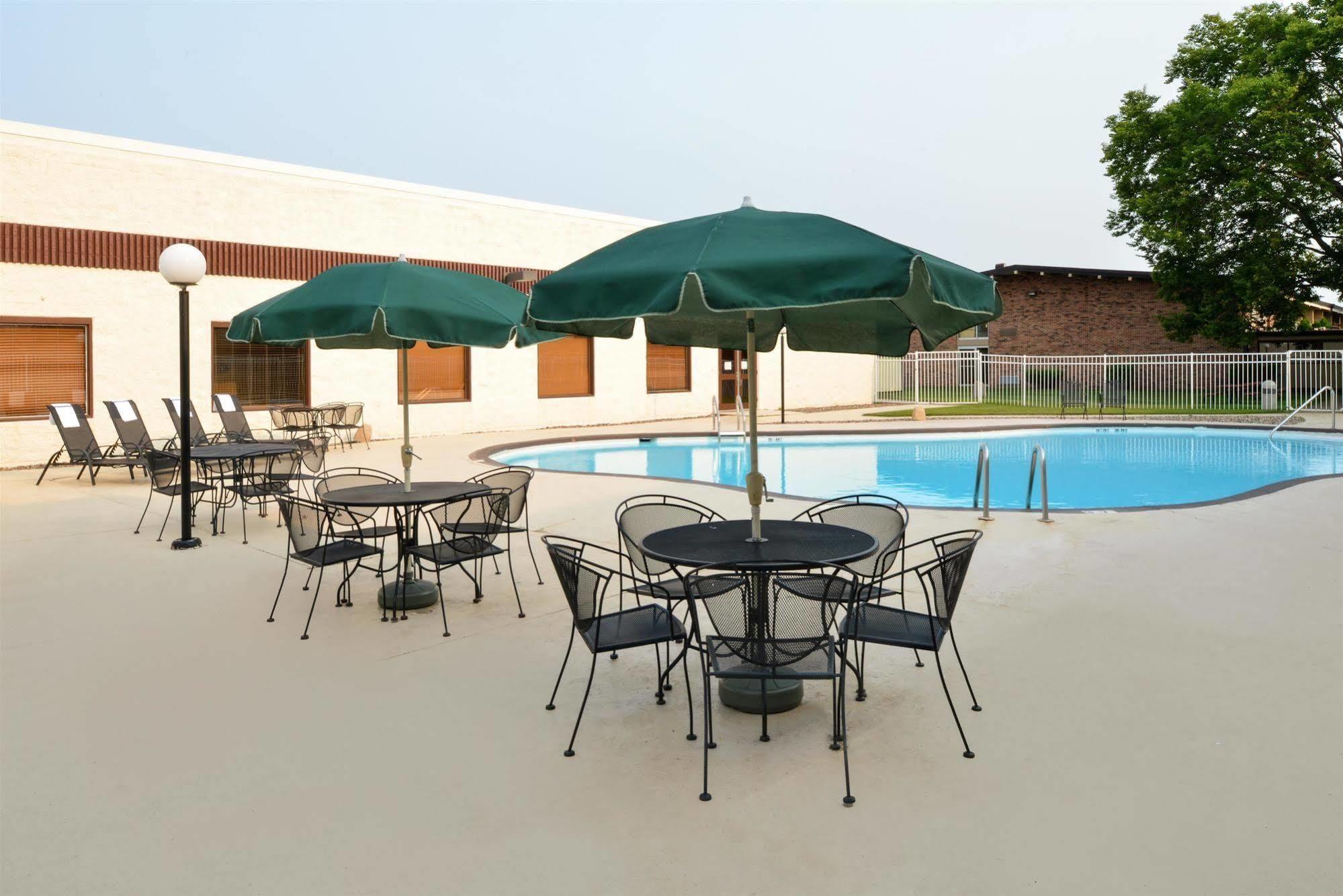 Americas Best Value Inn - Campus View Eau Claire Buitenkant foto